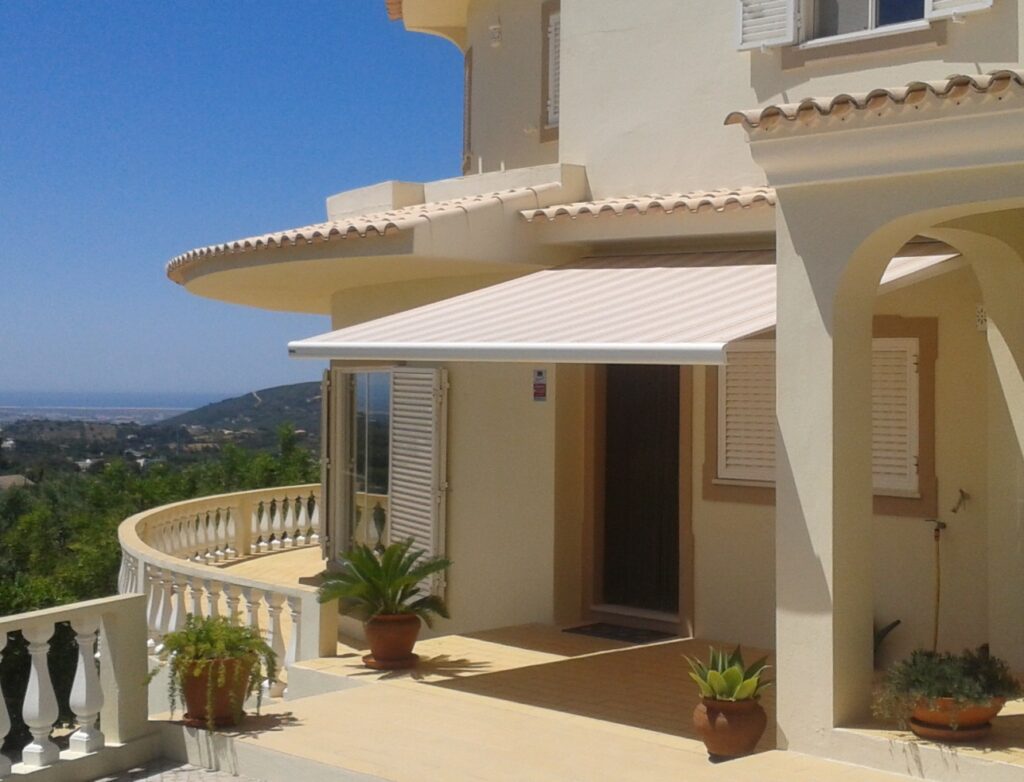 TENDABOX CASSETTE AWNING