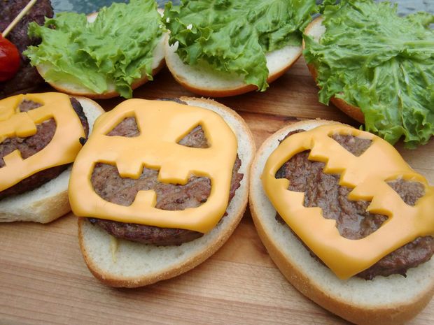 BBQ ideas for your Halloween party like this cheeseburger