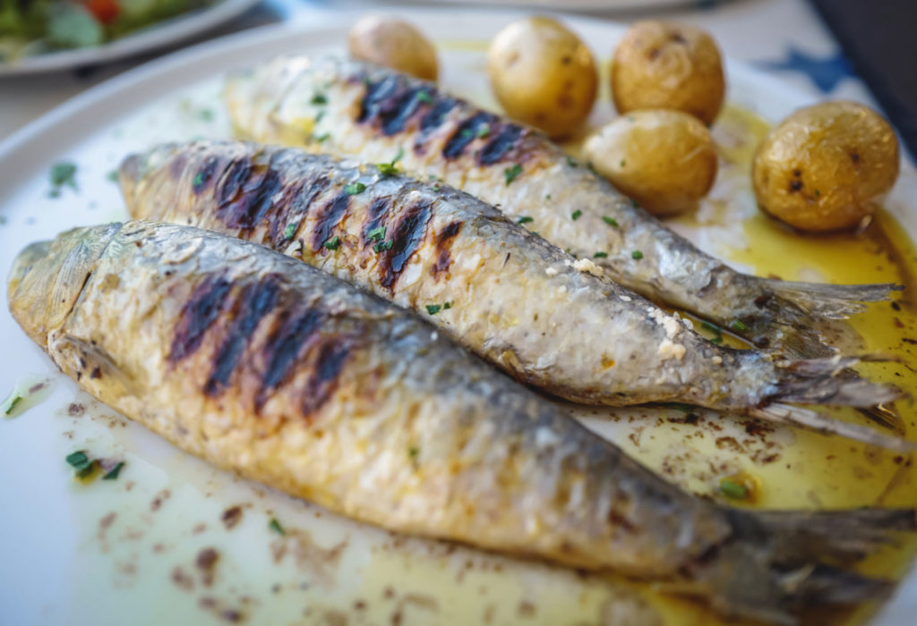 How to grill fish and how to grill sardines in Portugal