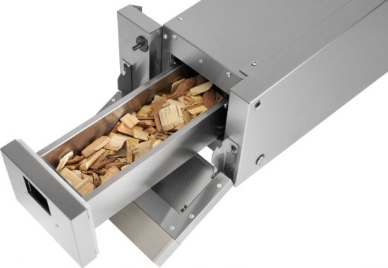 GASM001-Web-Gallery-09-Original_JPG-GASM001-2-3-4-5_PRO500V_Smoker_Box_Detail_Ang_TopDown_Drawer_Woodchips_acfc966a